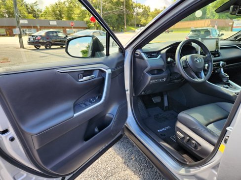 Used 2021 Toyota RAV4 XSE image 9