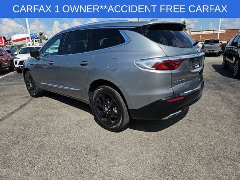 Used 2024 Buick Enclave Essence image 15