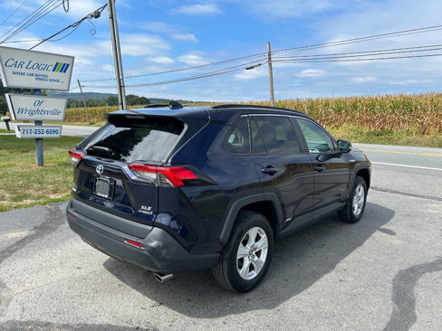 Used 2021 Toyota RAV4 XLE image 9
