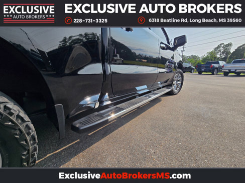 Used 2022 Chevrolet Silverado 1500 High Country w/ Technology Package image 9