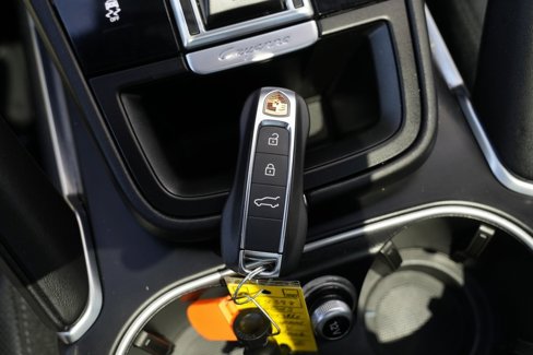 Used 2022 Porsche Cayenne Turbo image 66