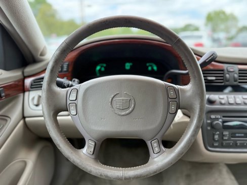 Used 2002 Cadillac De Ville Sedan w/ Comfort/Convenience Pkg image 13