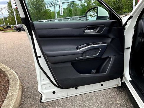 Certified 2024 Nissan Pathfinder SL w/ SL Premium Package image 9