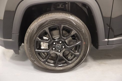 New 2025 Jeep Compass Latitude image 24