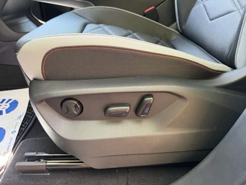 New 2025 Volkswagen Atlas Peak Edition SE image 30