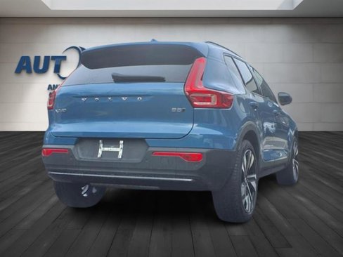 Used 2023 Volvo XC40 B5 Plus w/ Driver Assist Package image 11