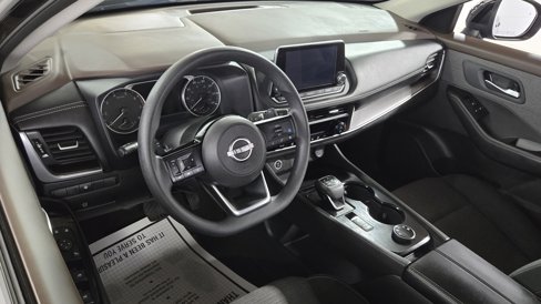 Used 2023 Nissan Rogue SV image 9