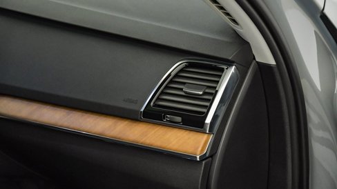 Certified 2025 Volvo XC90 B6 Plus image 19
