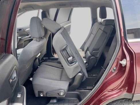 Used 2018 Toyota Highlander FWD V6 image 24
