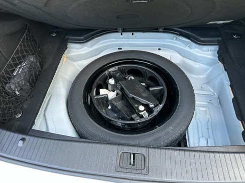 Used 2011 Mercedes-Benz E 550 Sedan image 22