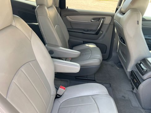 Used 2014 Chevrolet Traverse LTZ image 16