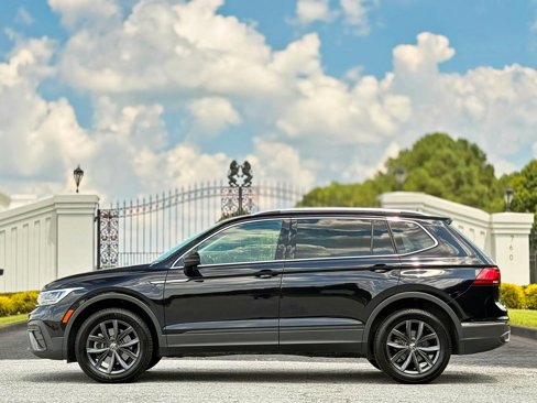 Used 2022 Volkswagen Tiguan SE image 7