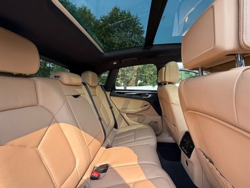 Used 2018 Porsche Macan S image 27