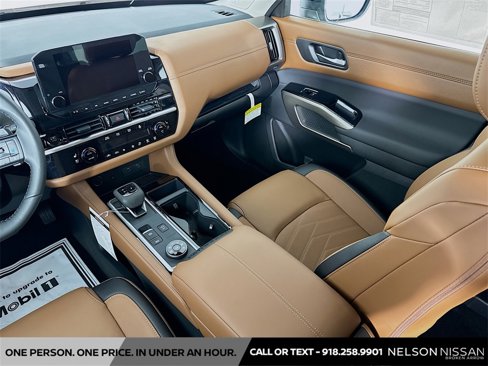 New 2025 Nissan Pathfinder Platinum image 25
