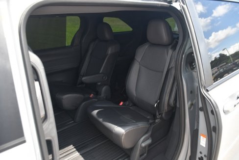 Used 2024 Toyota Sienna XLE Woodland Edition image 10