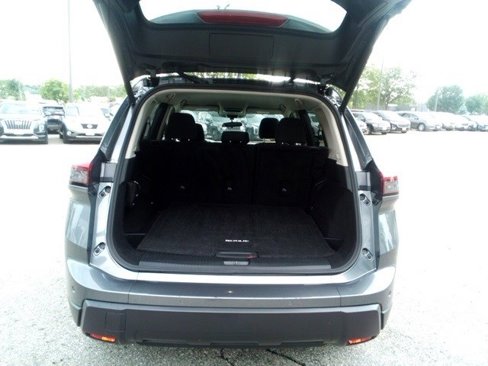 Used 2024 Nissan Rogue SV image 14