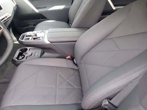 Used 2024 BMW iX xDrive50 w/ Sport Package image 19