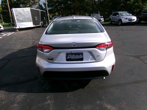 Used 2023 Toyota Corolla LE image 5