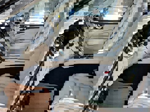 New 2026 Volvo XC60 T8 Ultra image 10