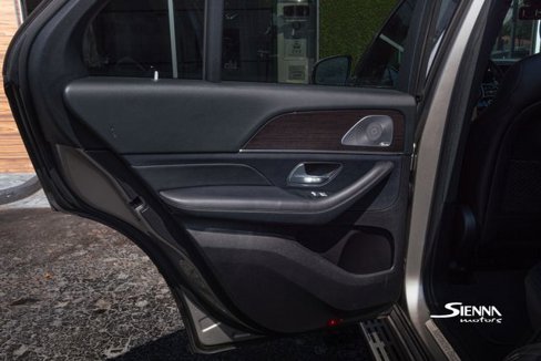 Used 2020 Mercedes-Benz GLE 350 4MATIC w/ Premium Package image 12