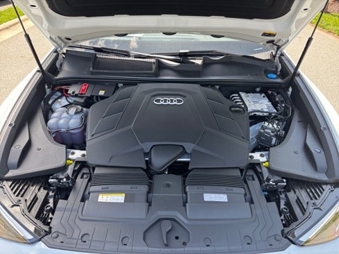 New 2025 Audi Q8 Premium image 16