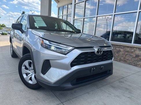 Used 2024 Toyota RAV4 LE image 2