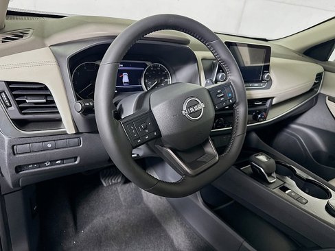 New 2025 Nissan Rogue SV image 9