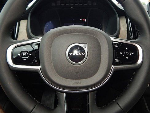 New 2026 Volvo XC90 B6 Plus w/ Protection Package Premier image 22