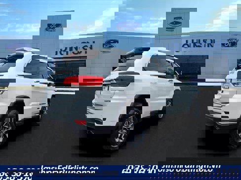 Used 2017 Jeep Grand Cherokee Limited image 16