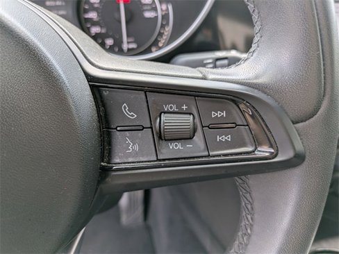 Used 2021 Alfa Romeo Giulia Ti image 11
