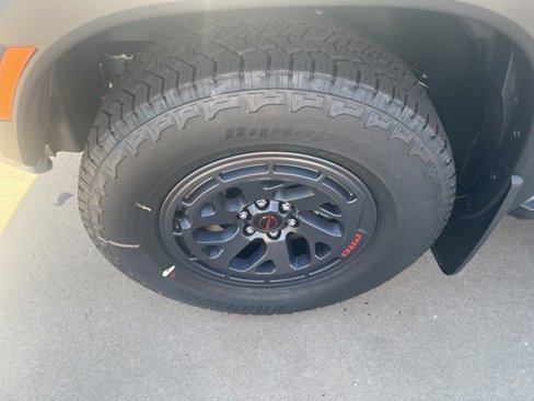 New 2025 Nissan Frontier PRO-4X w/ Pro Premium Package image 2