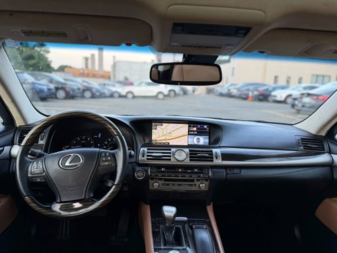 Used 2015 Lexus LS 460 L image 36