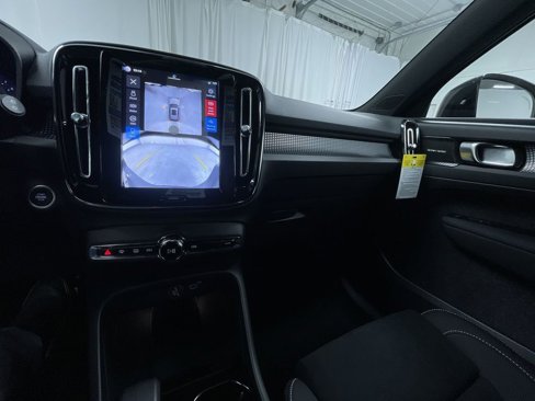 New 2026 Volvo XC40 B5 Ultra w/ Protection Package Premier image 12