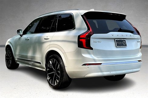 Certified 2025 Volvo XC90 B5 Core w/ Climate Package image 4