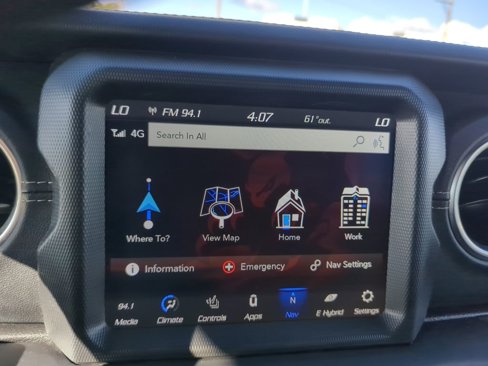 Used 2022 Jeep Wrangler Unlimited Sahara w/ Cold Weather Group image 19