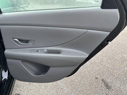Certified 2025 Hyundai Elantra SEL image 16