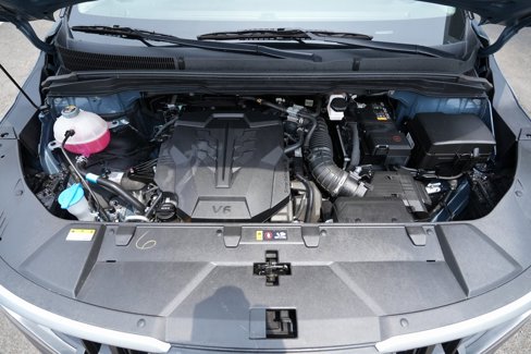 Used 2024 Kia Carnival EX image 15