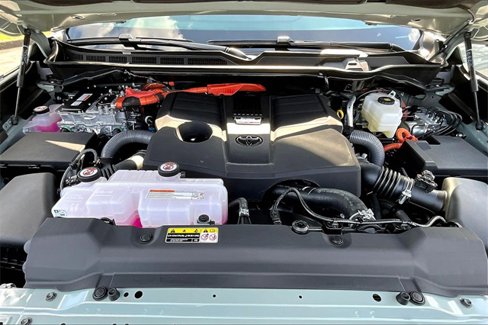 New 2026 Toyota Tundra 4x4 CrewMax Hybrid image 11