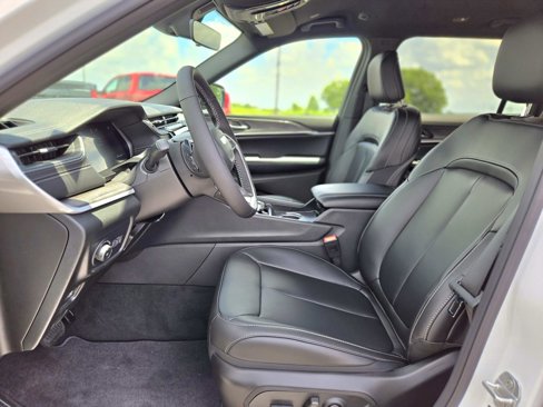 New 2025 Jeep Grand Cherokee L Limited image 11