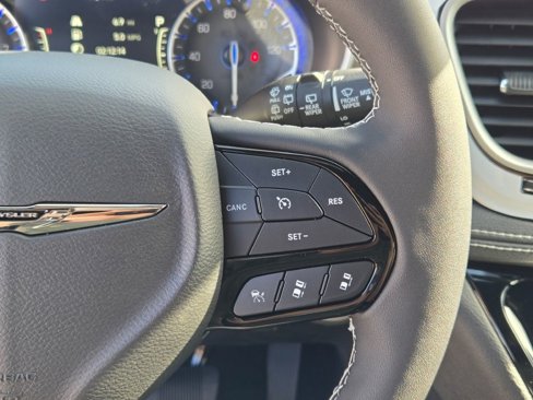 New 2026 Chrysler Pacifica Select image 33