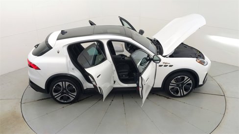 New 2025 Maserati Grecale Folgore image 31