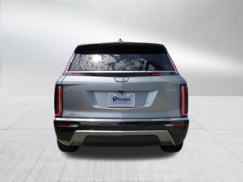 New 2026 Cadillac Vistiq Luxury w/ LPO, Floor Liner Package image 4