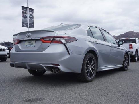 Used 2023 Toyota Camry SE image 4
