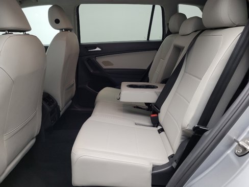 Used 2021 Volkswagen Tiguan SEL image 18