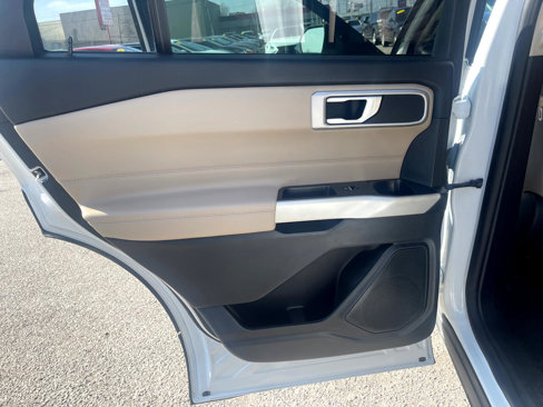 Used 2021 Ford Explorer XLT image 17