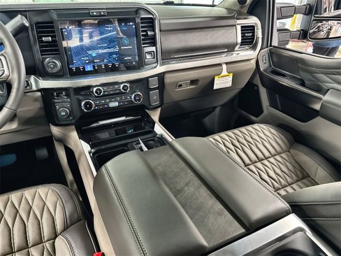 New 2025 Ford F350 Platinum image 28