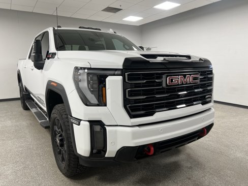 Used 2024 GMC Sierra 3500 AT4 w/ AT4 Preferred Package image 2