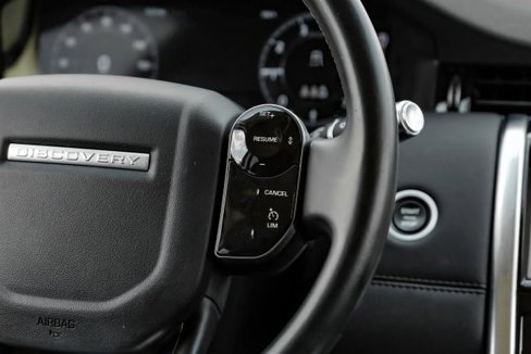 Used 2020 Land Rover Discovery Sport SE image 22
