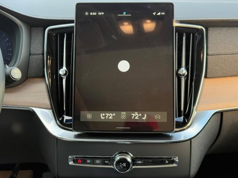 New 2026 Volvo XC90 B6 Plus w/ Protection Package Premier image 9
