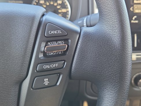 Used 2025 Nissan Frontier SV image 14